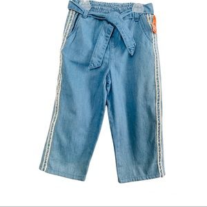 Wonder Nation light wash Denim Girls Capri Size 5T